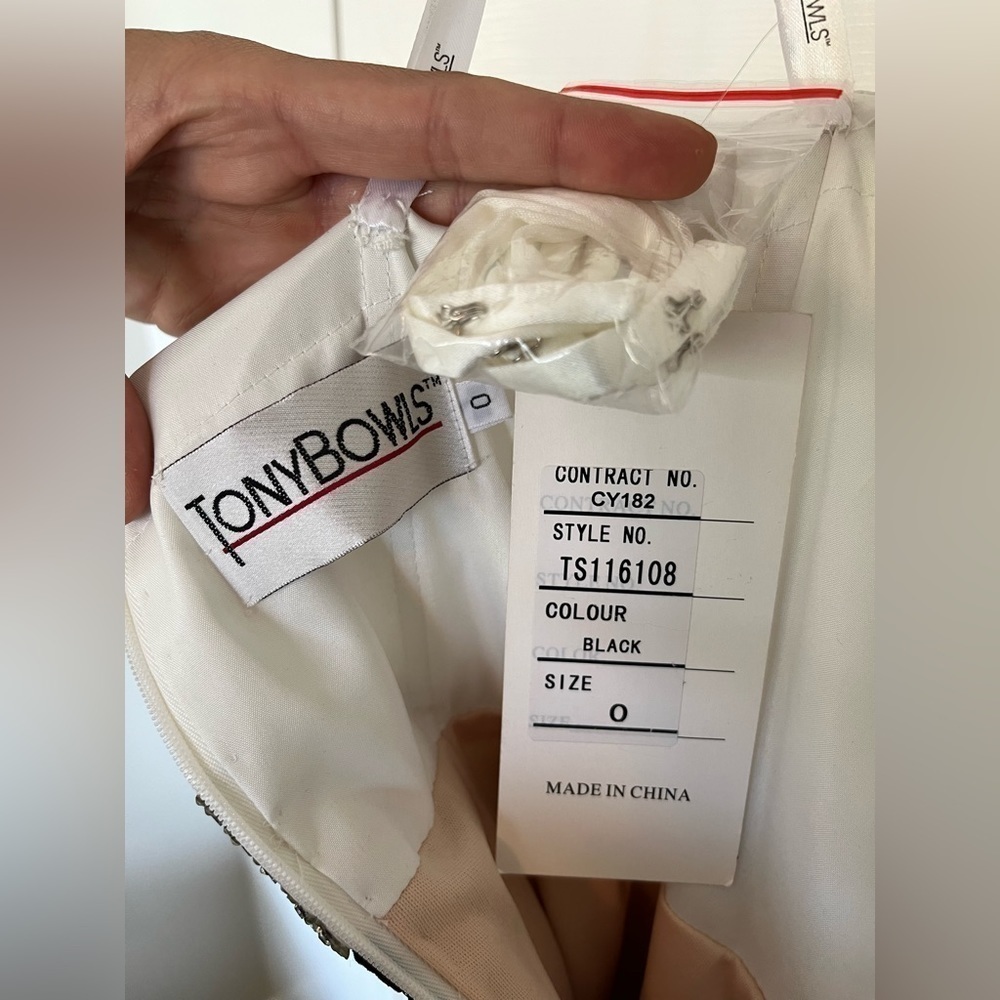 NWT Tony Bowls Black and Ivory Cocktail Dress Size 0 - Picture 6 of 6